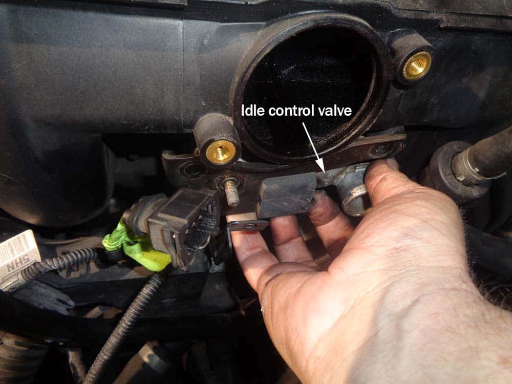 See DF021 repair manual